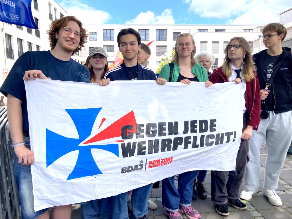 Die Reichen wollen Krieg - die Jugend eine Zukunft! 2 IMG 4052